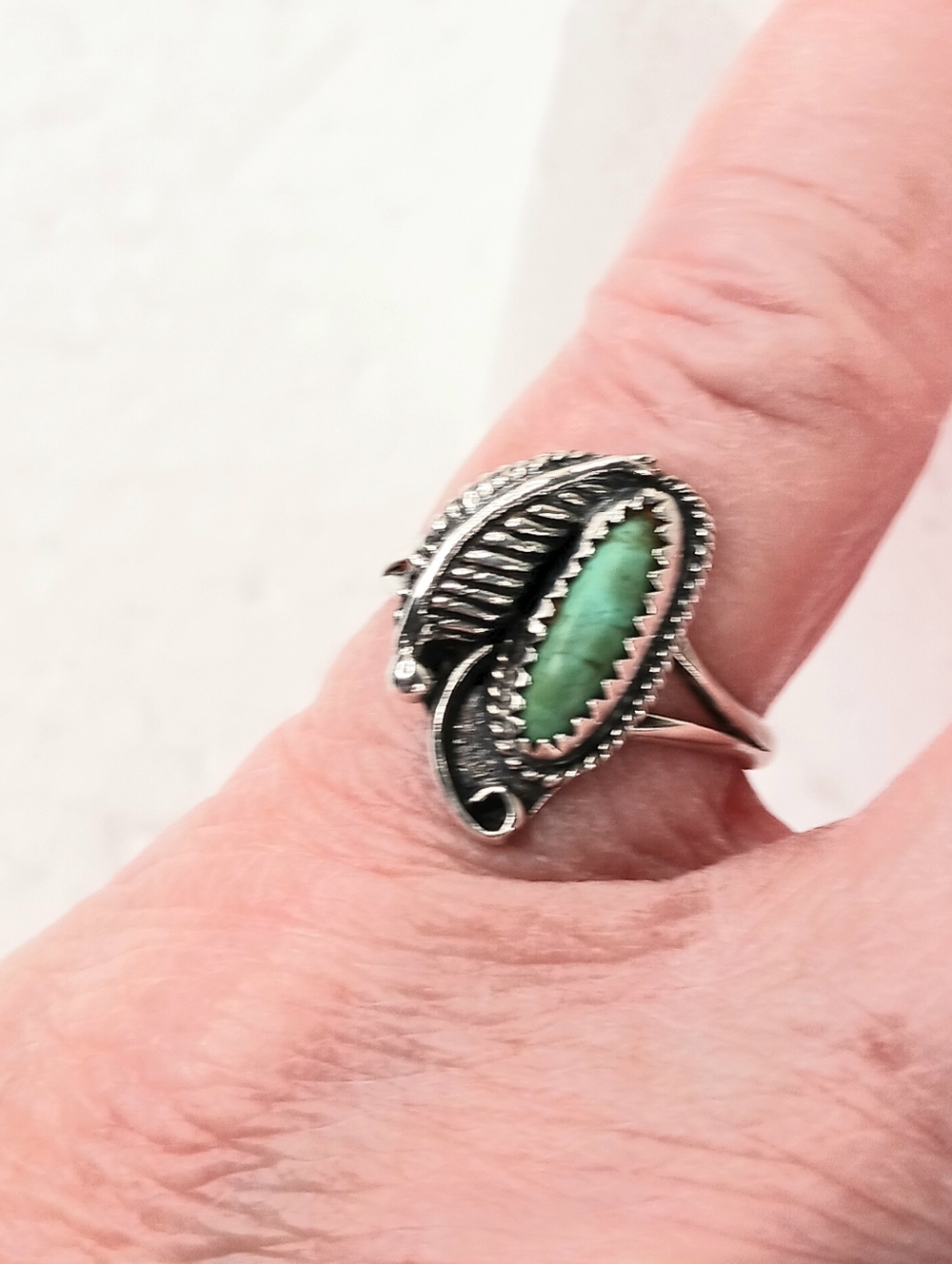 Ring Sz 6 Native American Sterling Silver Turquoise Navajo Feather Detailing